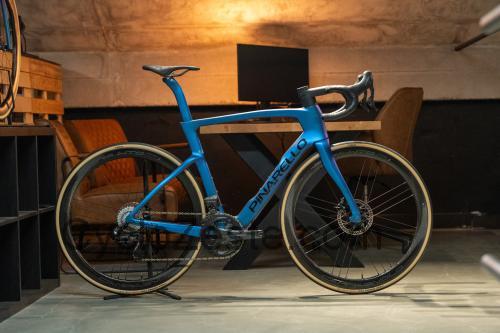Pinarello Dogma F12 Super Record EPS fiche technique et avis